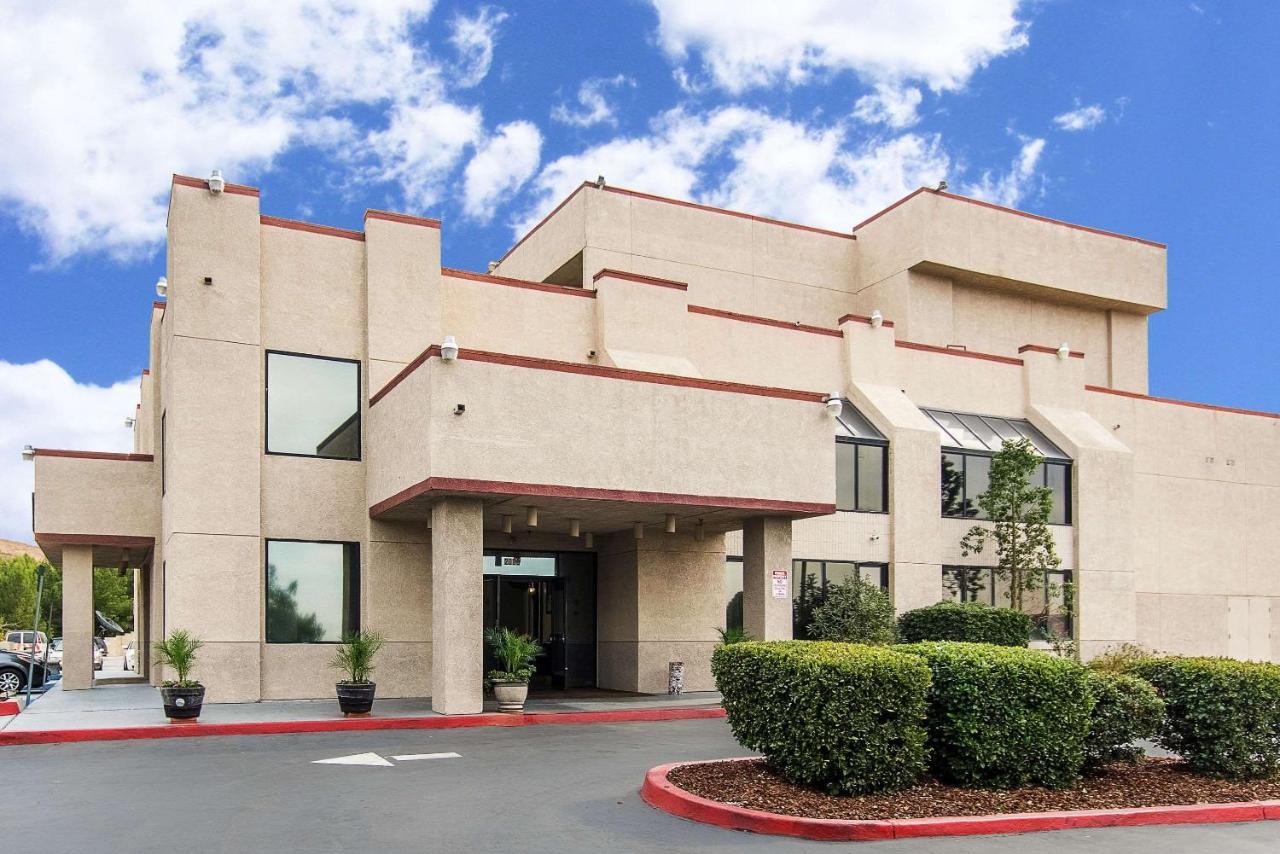 San Bernandino Inn & Suites San Bernardino Exterior foto